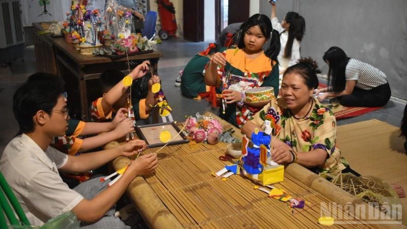 Mid-Autumn Festival kid activities Hanoi: Family fun in Old Quarter